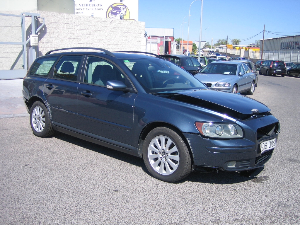 VISTA DELANTERA DERECHA VOLVO V-50 2.0 136CV