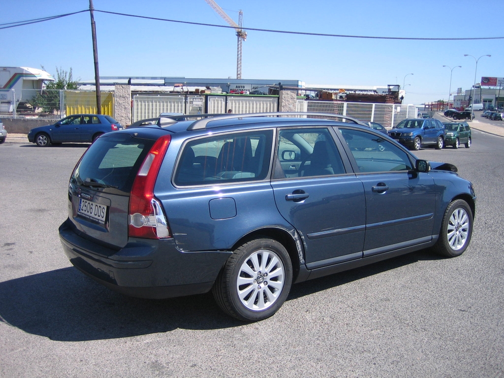 VISTA TRASERA DERECHA VOLVO V-50 2.0 136CV