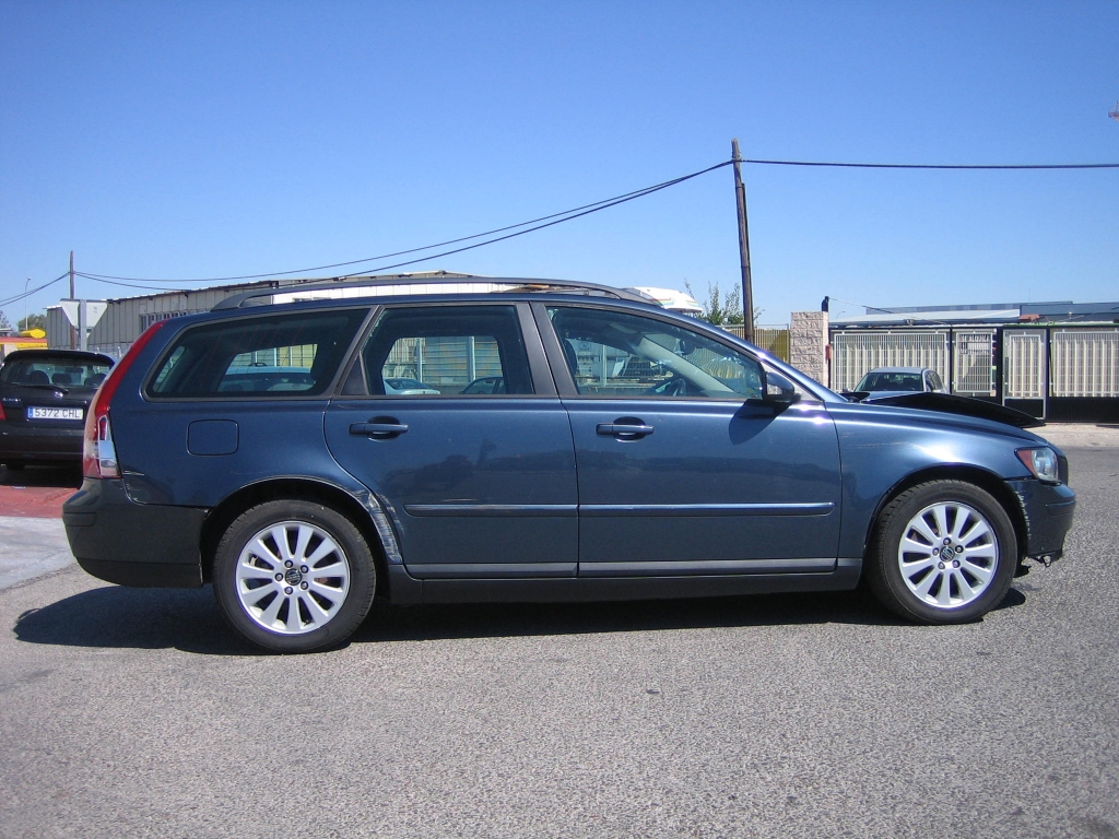 VISTA LATERAL DERECHO VOLVO V-50 2.0 136CV