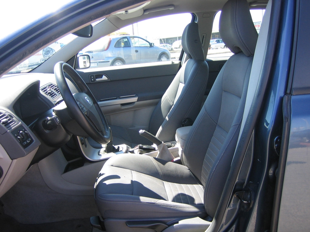 VISTA INTERIOR IZQUIERDO VOLVO V-50 2.0 136CV