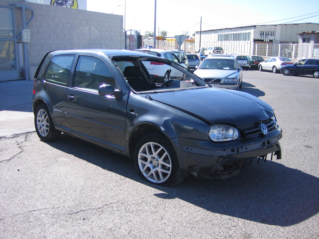 VISTA DELANTERA DERECHA VOLKSWAGEN GOLF 1.9 TDI 110CV