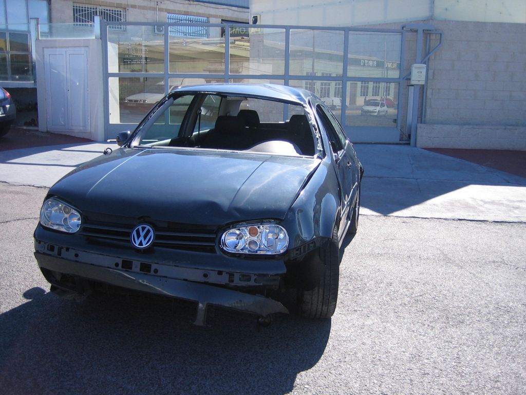 VISTA DELANTERA VOLKSWAGEN GOLF 1.9 TDI 110CV