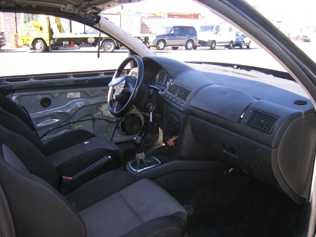 VISTA SALPICADERO VISTA INTERIOR DERECHO VOLKSWAGEN GOLF 1.9 TDI 110CV