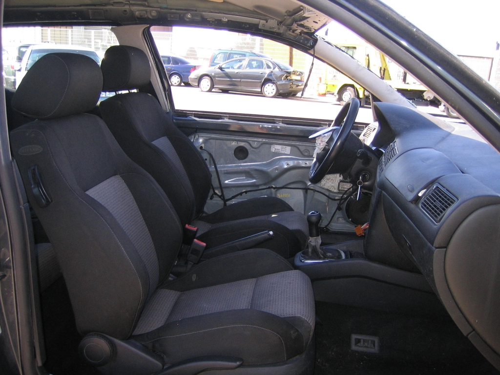 VISTA INTERIOR DERECHO VOLKSWAGEN GOLF 1.9 TDI 110CV