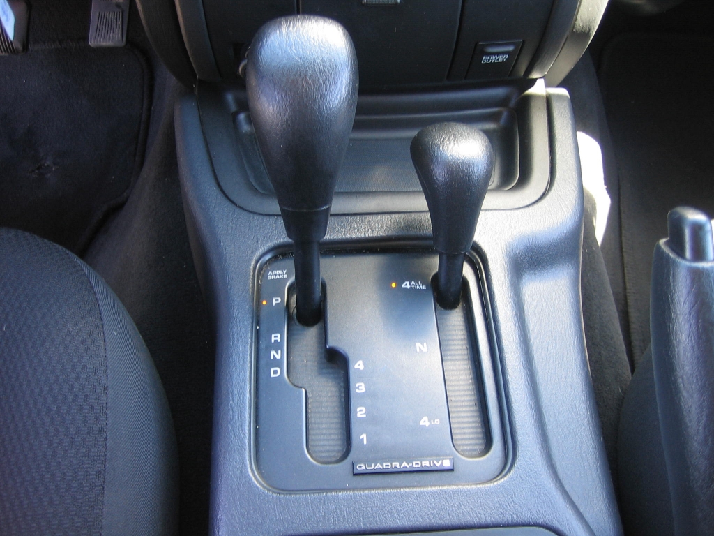 VISTA CAMBIO Y 4X4 JEEP GRAND CHEROKEE 2.7 CRD 163CV AUTOMATICO