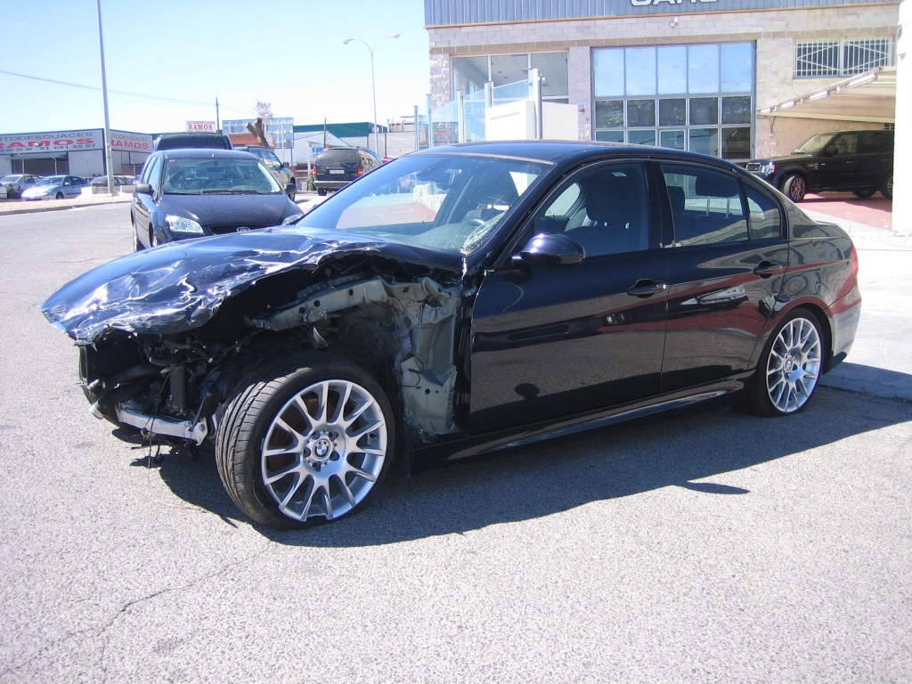 VISTA DELANTERA IZQUIERDA BMW 320D 2.0 177CV PACK M