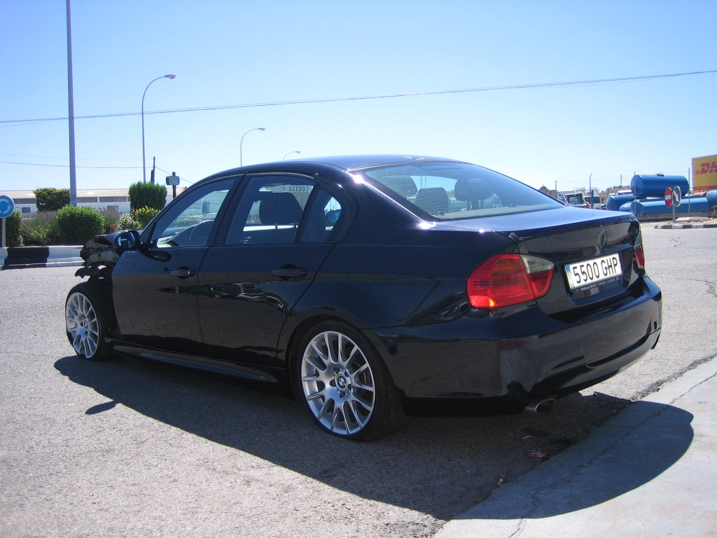 VISTA TRASERA IZQUIERDA BMW 320D 2.0 177CV PACK M