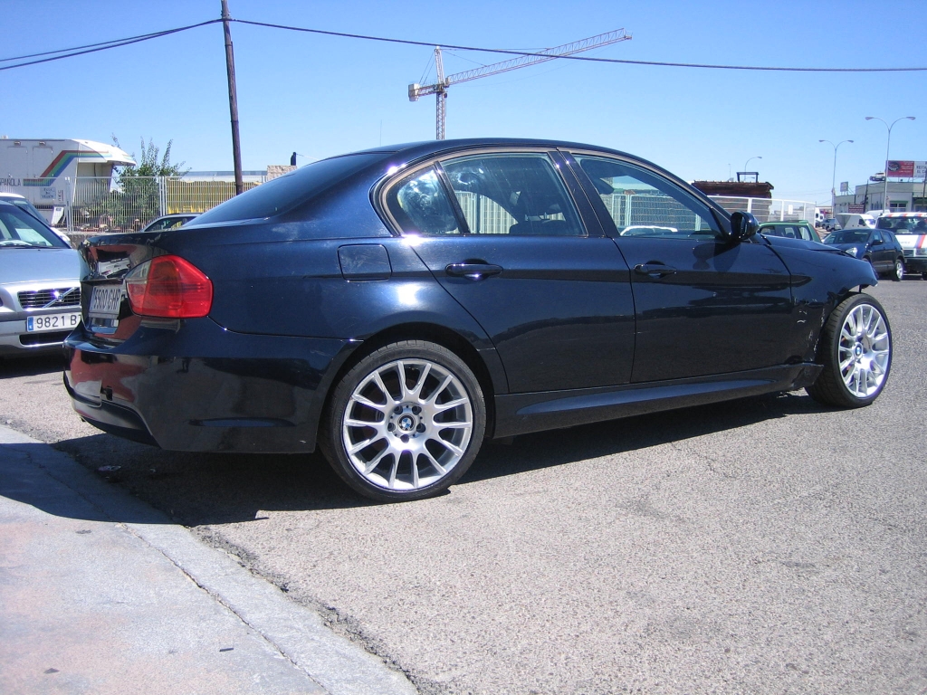 VISTA TRASERA DERECHA BMW 320D 2.0 177CV PACK M