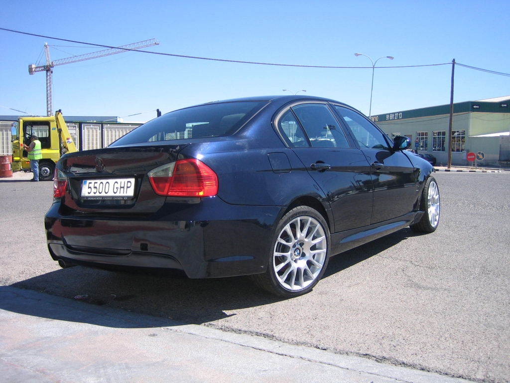 VISTA TRASERA DERECHA 2 BMW 320D 2.0 177CV PACK M