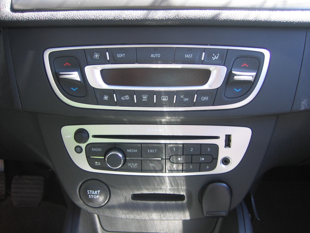 VISTA CD Y CLIMA RENAULT MEGANE 1.5 DCI 95CV ECO2 