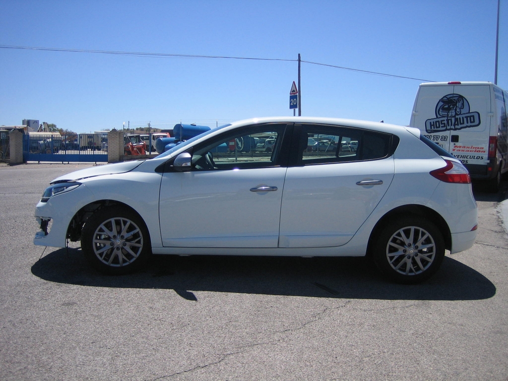 VISTA LATERAL IZQUIERDO RENAULT MEGANE 1.5 DCI 95CV ECO2