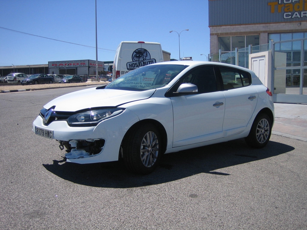 VISTA DELANTERA IZQUIERDA RENAULT MEGANE 1.5 DCI 95CV ECO2 