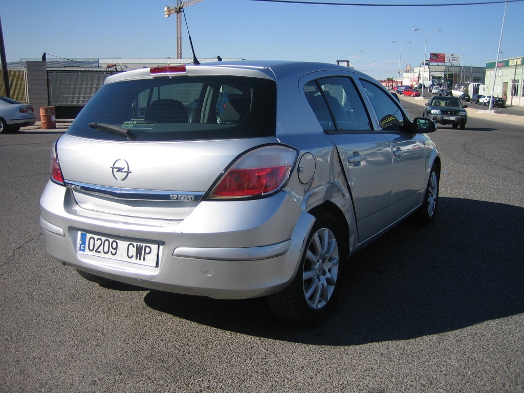 VISTA TRASERA OPEL ASTRA 1.7 CDTI 75CV