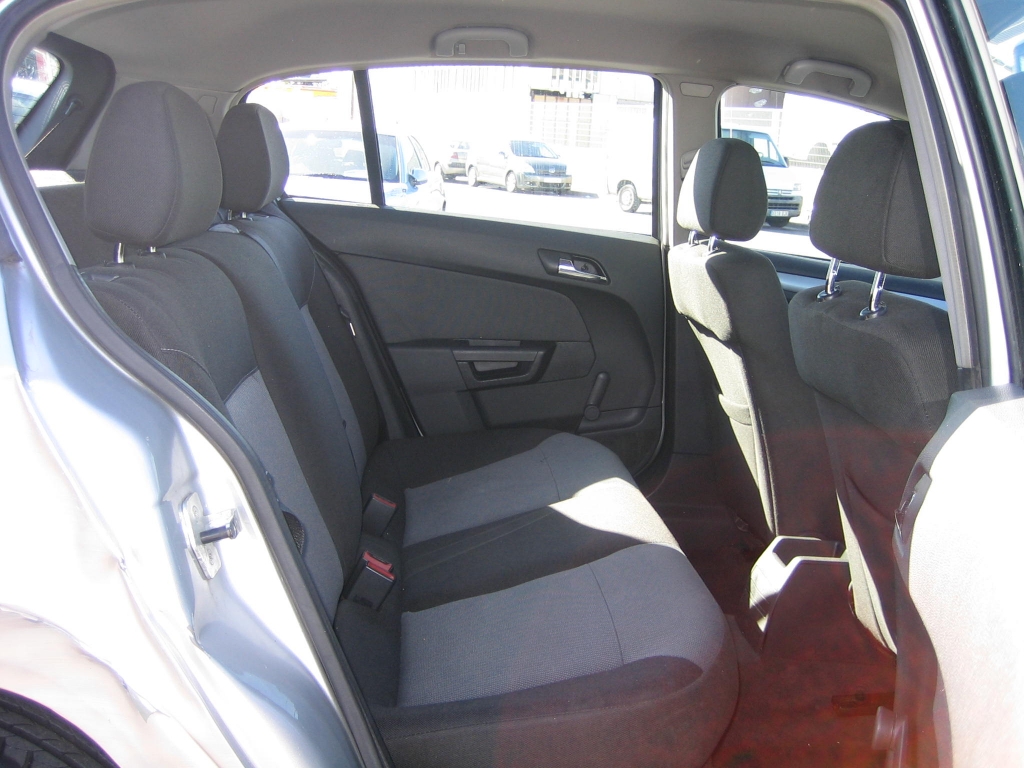 VISTA INTERIOR TRASERO OPEL ASTRA 1.7 CDTI 75CV