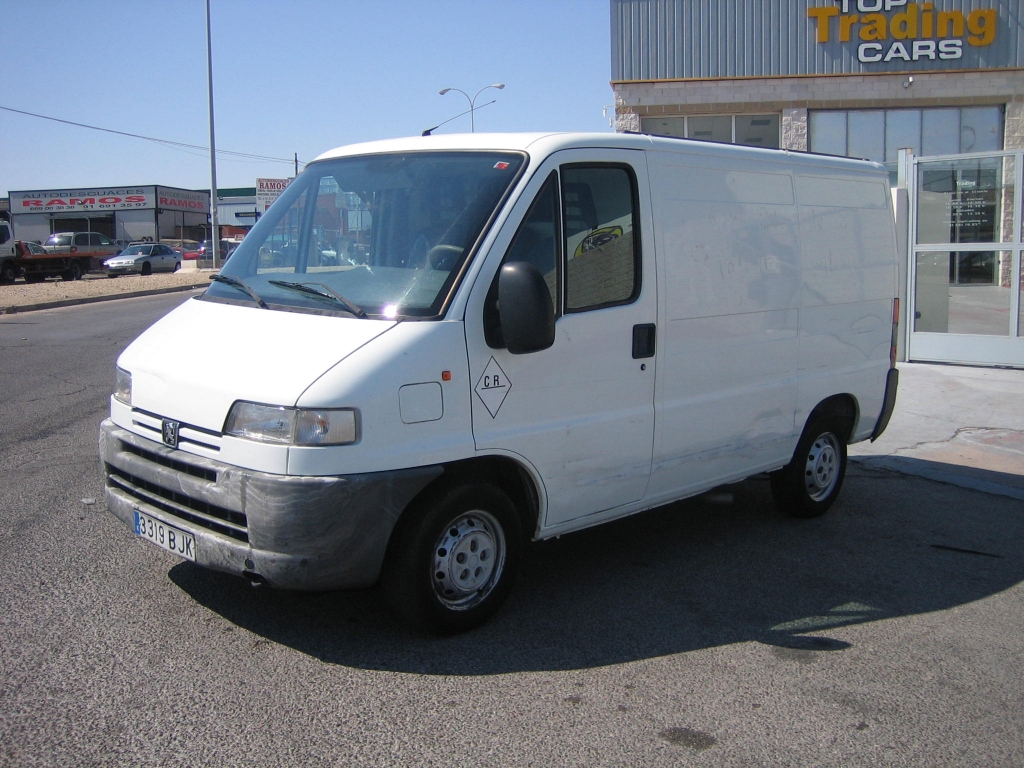 VISTA DELANTERA IZQUIERDA PEUGEOT BOXER 2.5 D 110CV