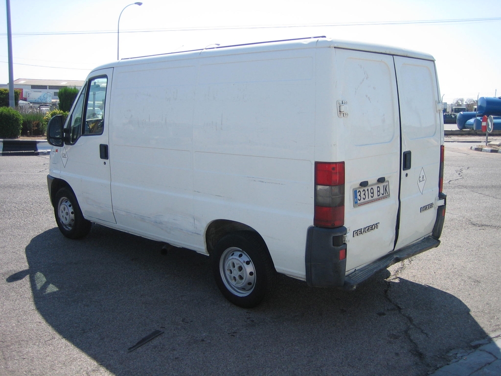 VISTA TRASERA IZQUIERDA PEUGEOT BOXER 2.5 D 110CV