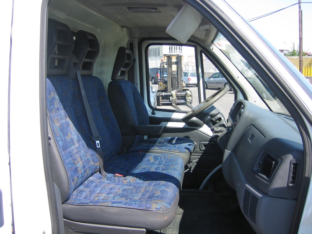 VISTA INTERIOR DERECHO PEUGEOT BOXER 2.5 D 110CV