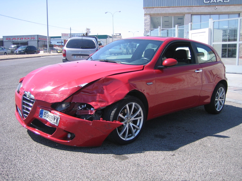 VISTA DELANTERA IZQUIERDA ALFA ROMEO 147 1.9 JTD 150CV