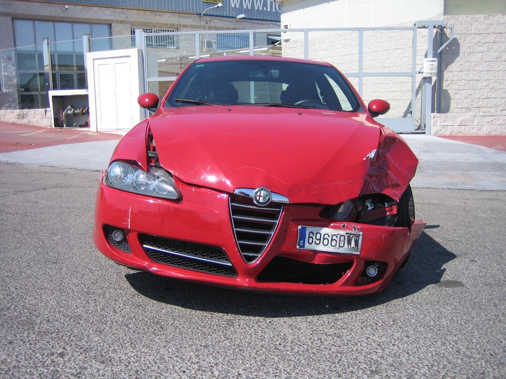 VISTA DELANTERA ALFA ROMEO 147 1.9 JTD 150CV