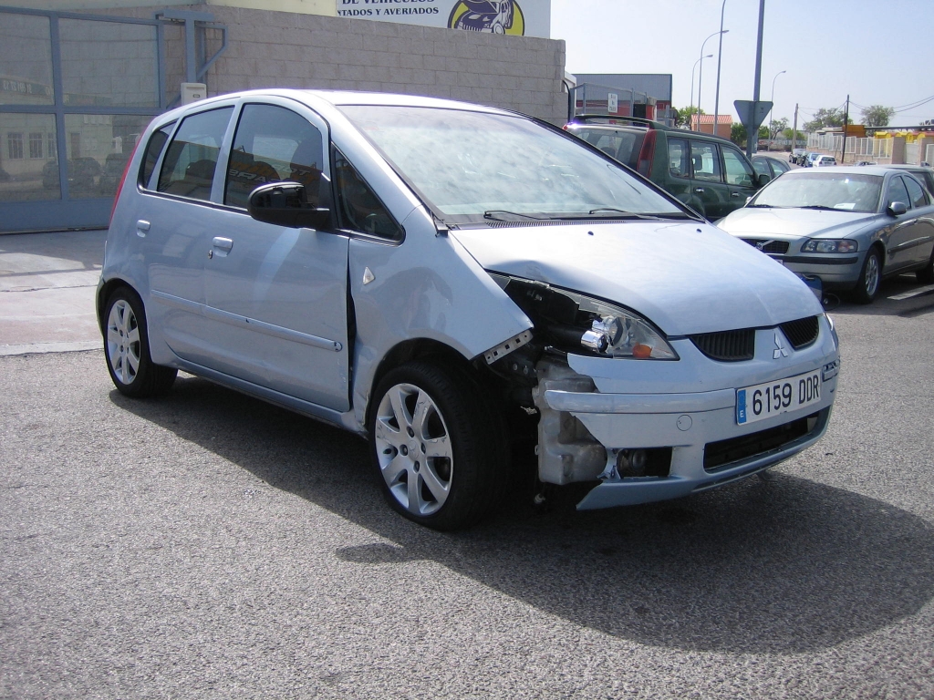 VISTA DELANTERA DERECHA MITSUBISHI COLT 1.5 DID 95CV