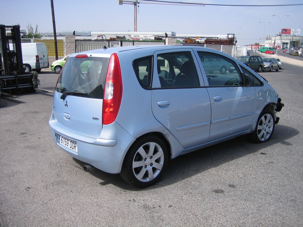 VISTA TRASERA DERECHA MITSUBISHI COLT 1.5 DID 95CV