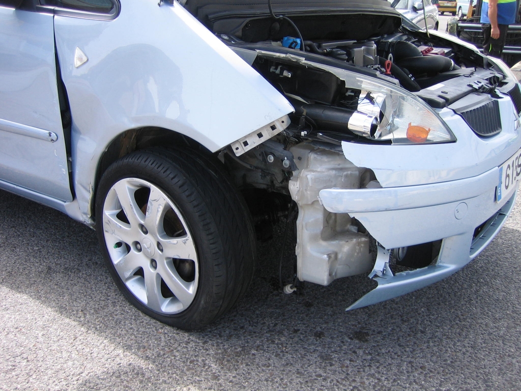 VISTA GOLPE DERECHO MITSUBISHI COLT 1.5 DID 95CV