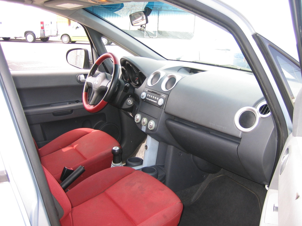 VISTA INTERIOR MITSUBISHI COLT 1.5 DID 95CV