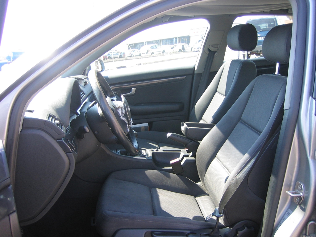 VISTA INTERIOR IZQUIERDO AUDI A-4 2.0 I 130CV GASOLINA