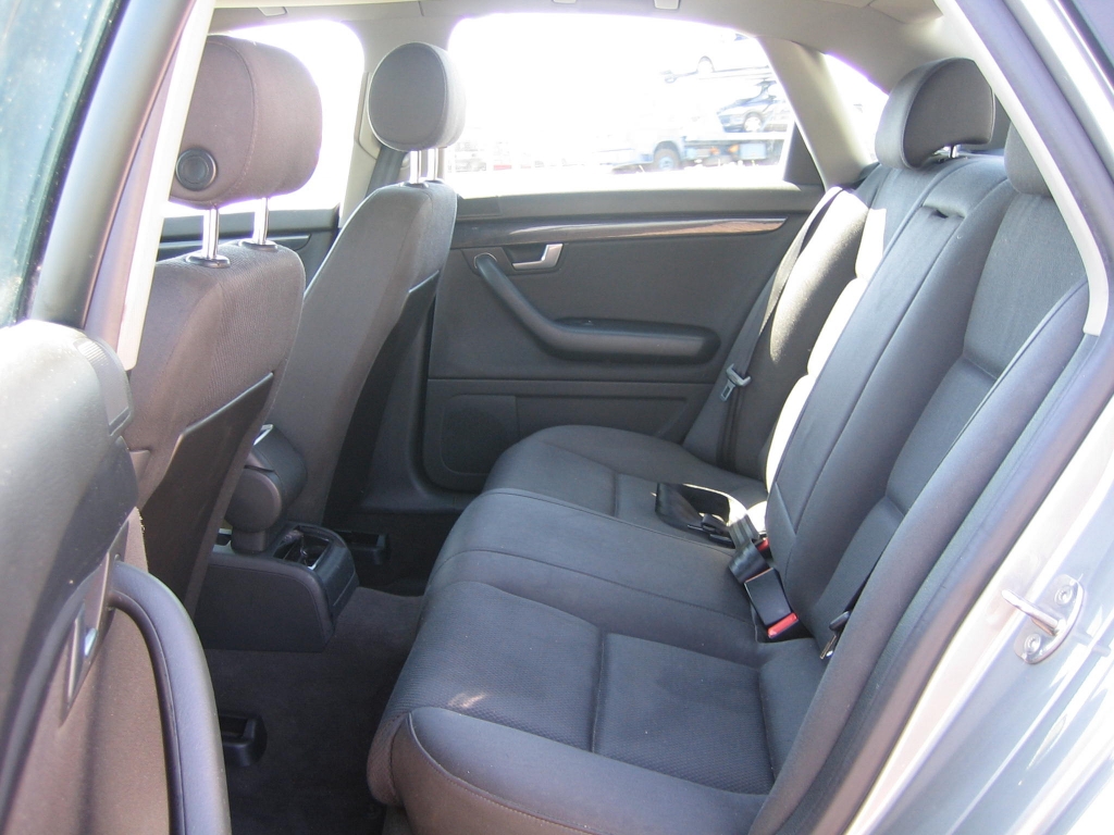 VISTA INTERIOR TRASERO AUDI A-4 2.0 I 130CV GASOLINA