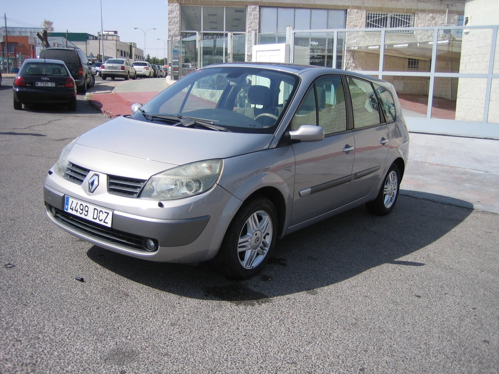 VISTA DELANTERA IZQUIERDA RENAULT GRAND SCENIC 1.9 DCI 120CV 7 PLAZAS