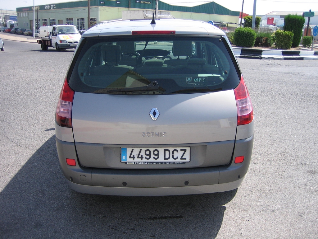 VISTA TRASERA RENAULT GRAND SCENIC 1.9 DCI 120CV 7 PLAZAS
