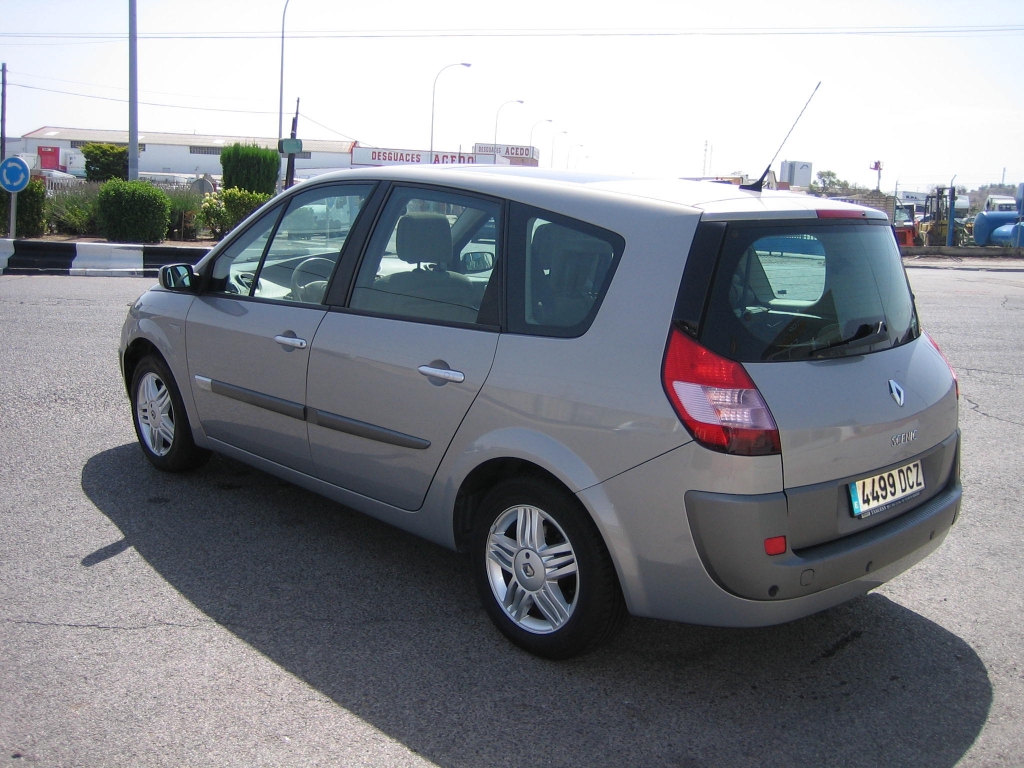 VISTA TRASERA IZQUIERDA RENAULT GRAND SCENIC 1.9 DCI 120CV 7 PLAZAS