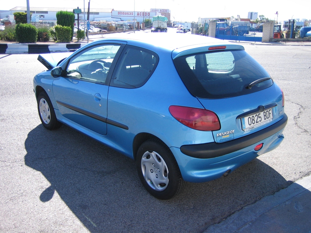 PEUGEOT 206