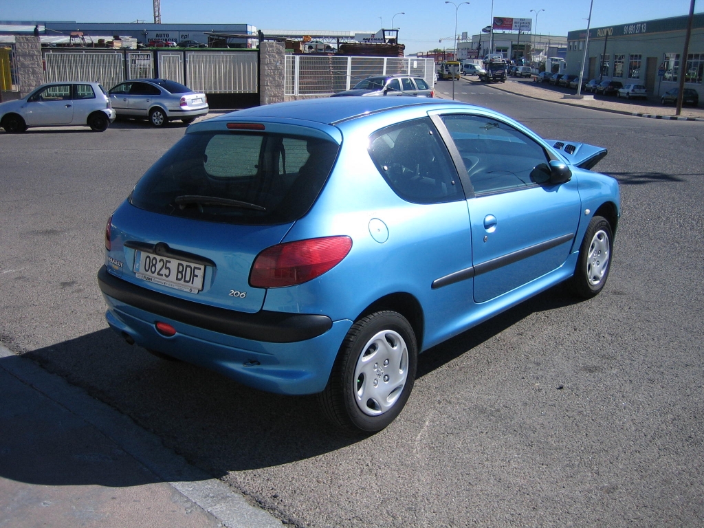 PEUGEOT 206