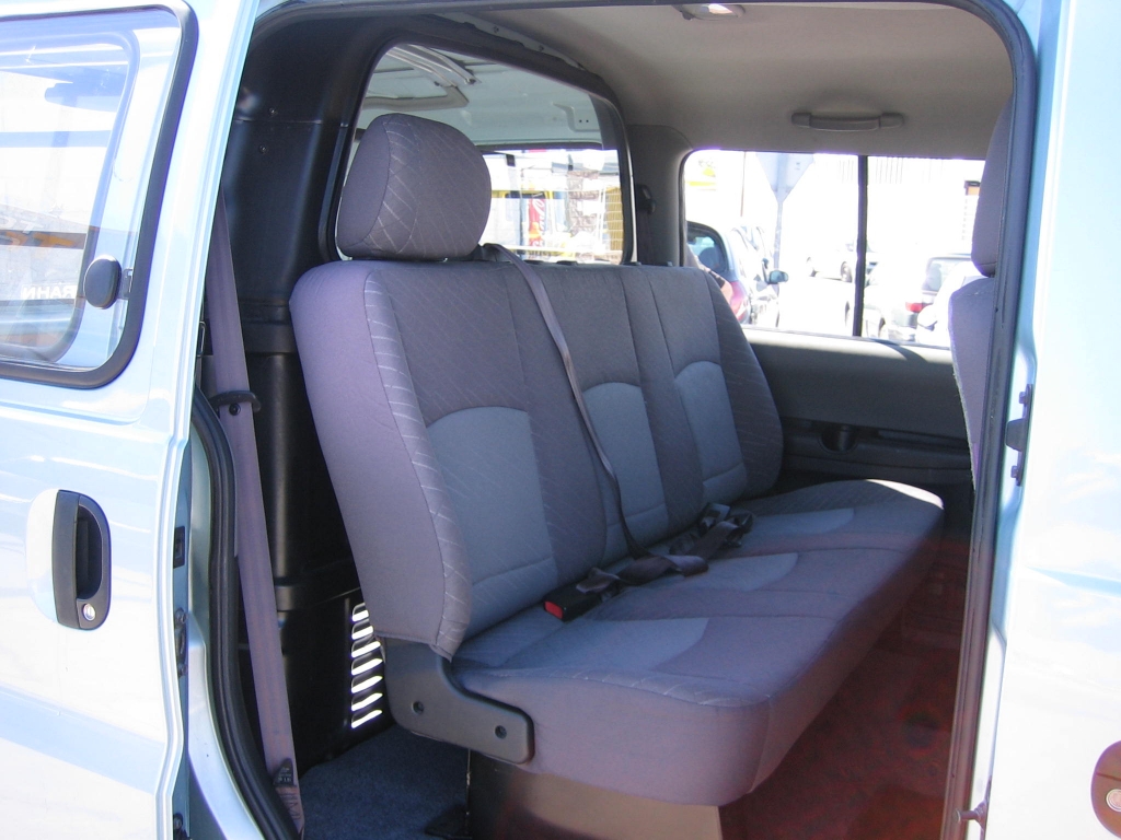 VISTA INTERIOR TRASERO HYNDAI H-1 2.5 CRDI 140CV 6 PLAZAS