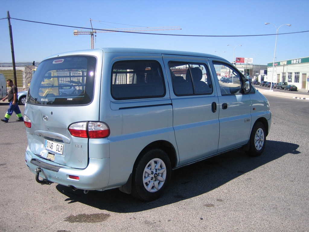 VISTA TRASERA DERECHA HYNDAI H-1 2.5 CRDI 140CV 6 PLAZAS