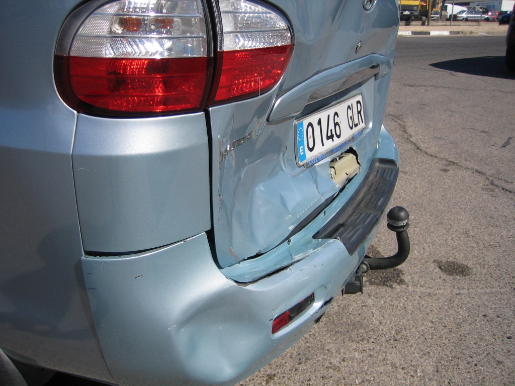 VISTA GOLPE HYNDAI H-1 2.5 CRDI 140CV 6 PLAZAS