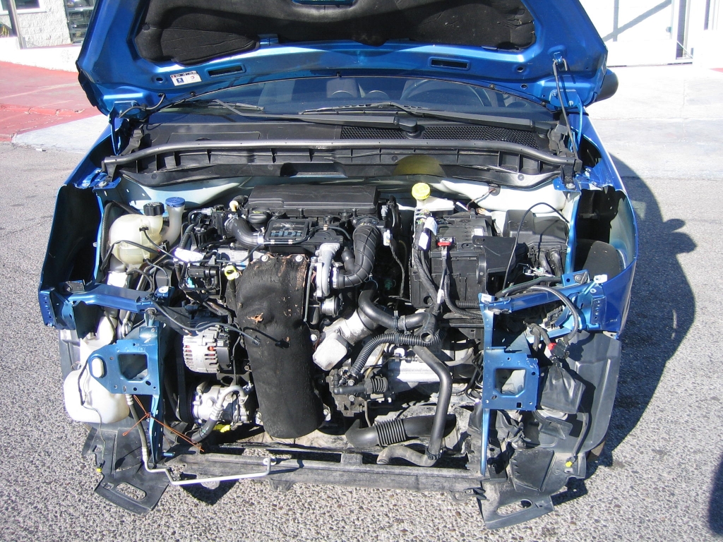 VISTA MOTOR PEUGEOT 1007 1.4 SPORTY HDI 68CV