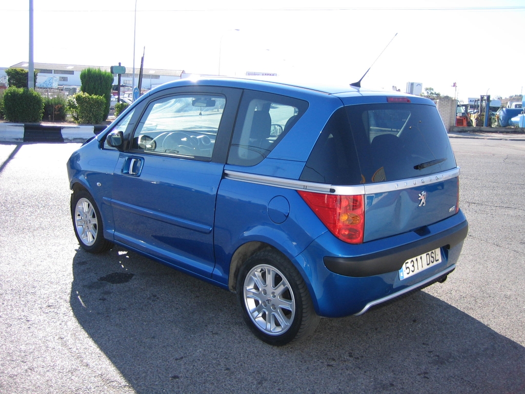 VISTA TRASERA IZQUIERDA PEUGEOT 1007 1.4 SPORTY HDI 68CV