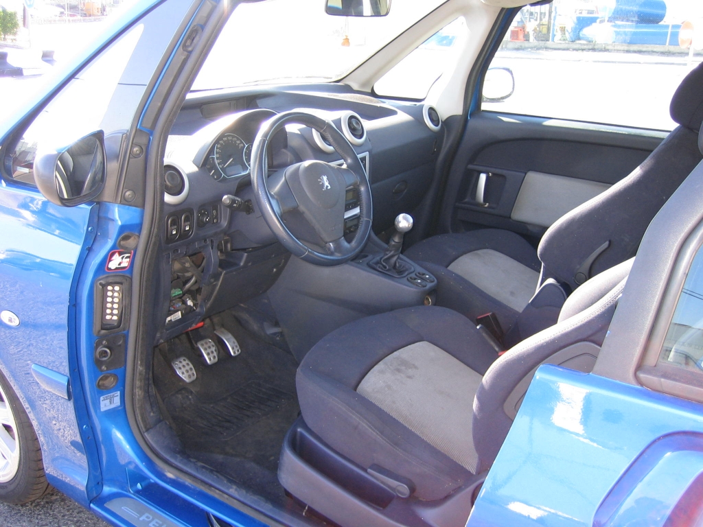 VISTA INTERIOR IZQUIERDO PEUGEOT 1007 1.4 SPORTY HDI 68CV