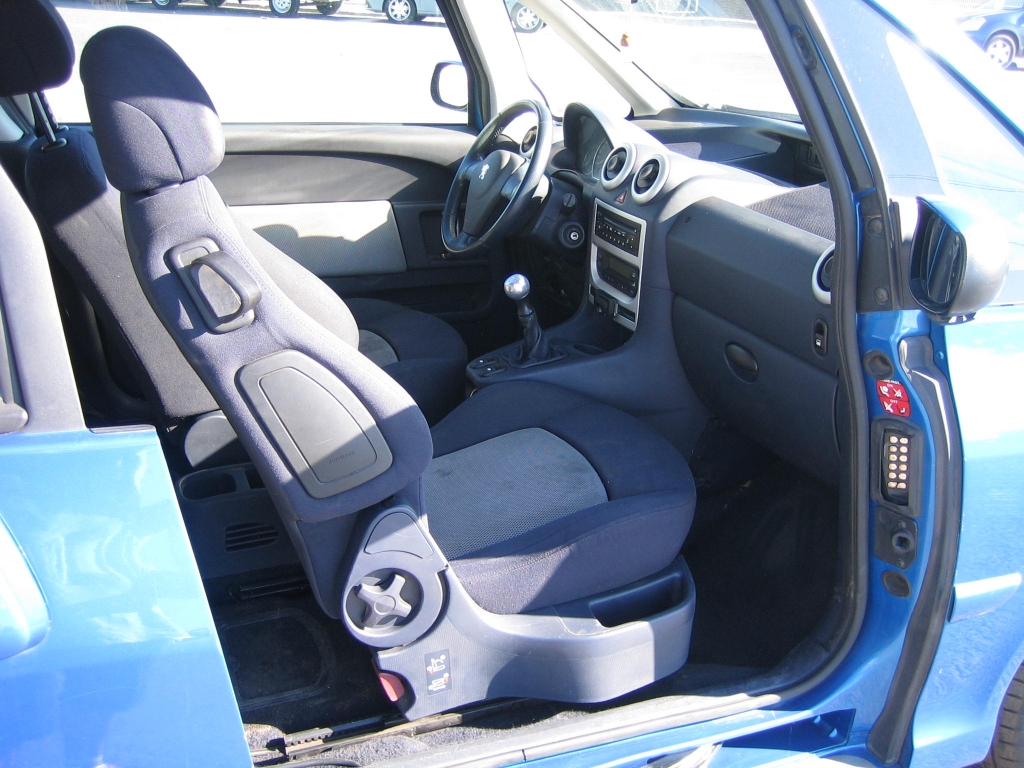 VISTA INTERIOR DERECHO PEUGEOT 1007 1.4 SPORTY HDI 68CV