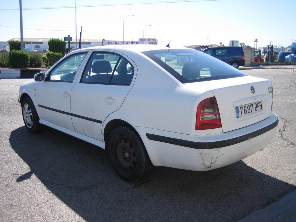 VISTA TRASERA IZQUIERDA SKODA OCTAVIA 1.9 TDI 90CV
