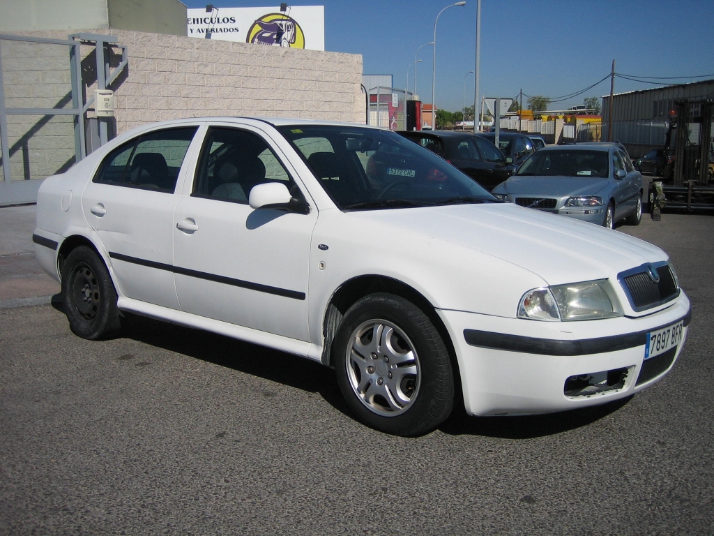 VISTA DELANTERA DERECHA SKODA OCTAVIA 1.9 TDI 90CV