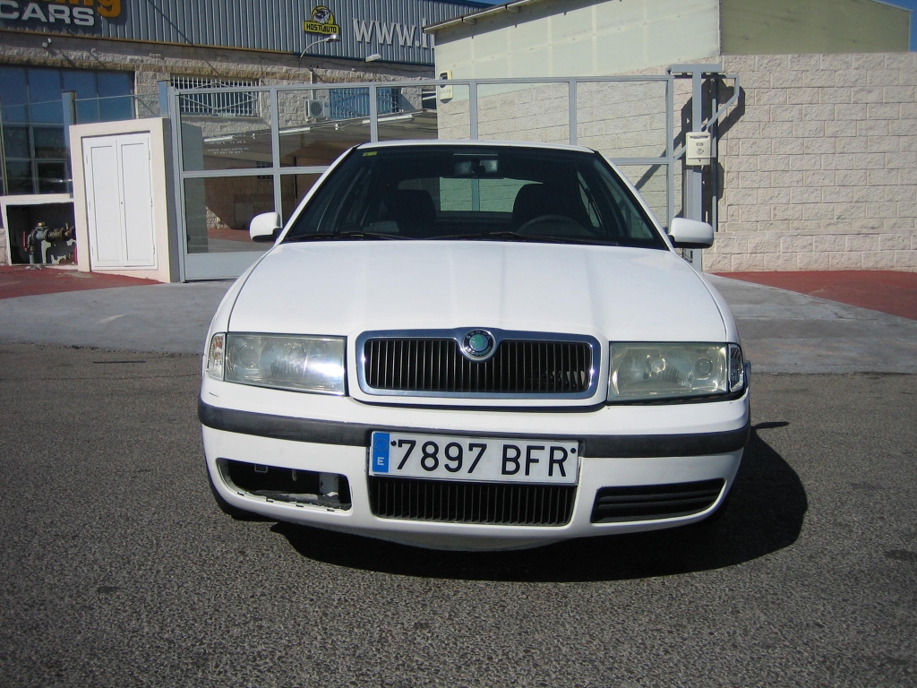 VISTA DELANTERA SKODA OCTAVIA 1.9 TDI 90CV