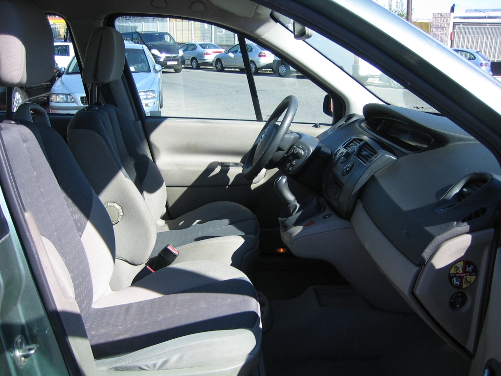 VISTA INTERIOR DERECHO RENAULT MEGANE SCENIC 1.5 DCI 100CV