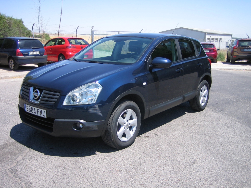 VISTA DELANTERA IZQUIERDA NISSAN QASHQAI 1.5 DCI 105CV 6 VELOCIDADES