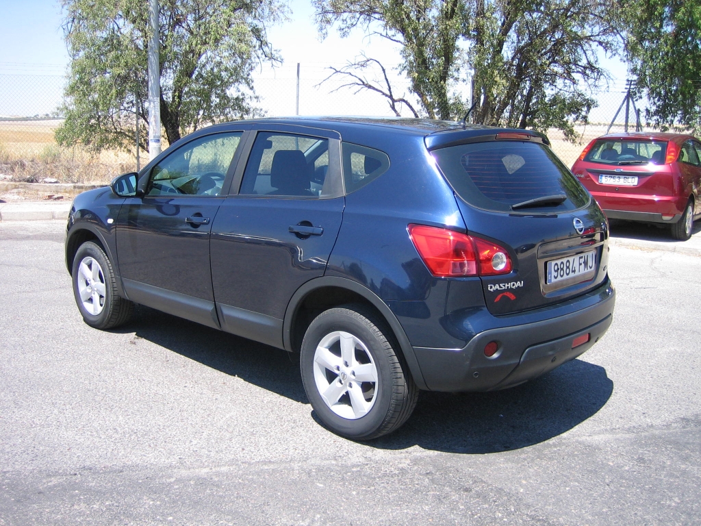 VISTA TRASERA IZQUIERDA NISSAN QASHQAI 1.5 DCI 105CV 6 VELOCIDADES