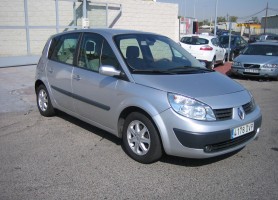 VISTA DELANTERA DERECHA RENAULT MEGANE SCENIC 1.5 DCI 106CV VISTA DELANTERA DERECHA RENAULT MEGANE SCENIC 1.5 DCI 106CV