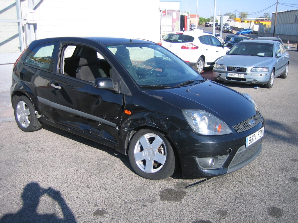 VISTA DELANTERA DERECHA FORD FIESTA 1.4 TDCI 70CV