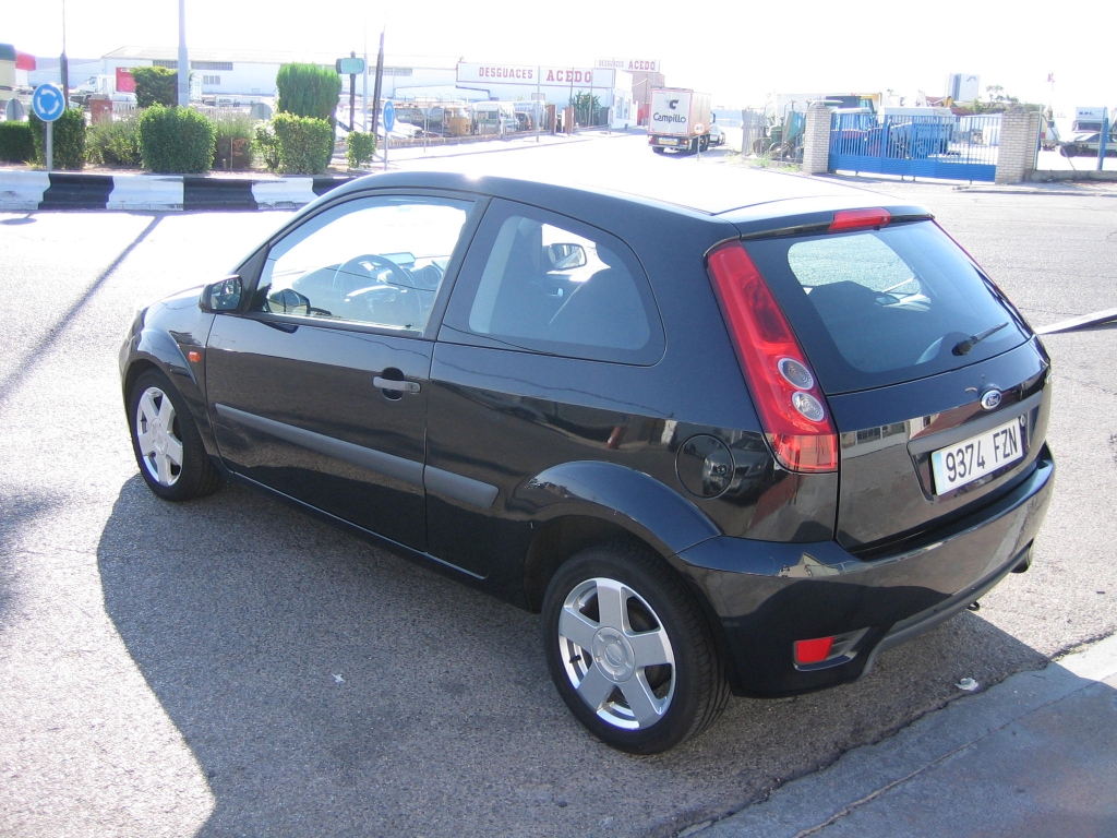 VISTA TRASERA IZQUIERDA FORD FIESTA 1.4 TDCI 70CV